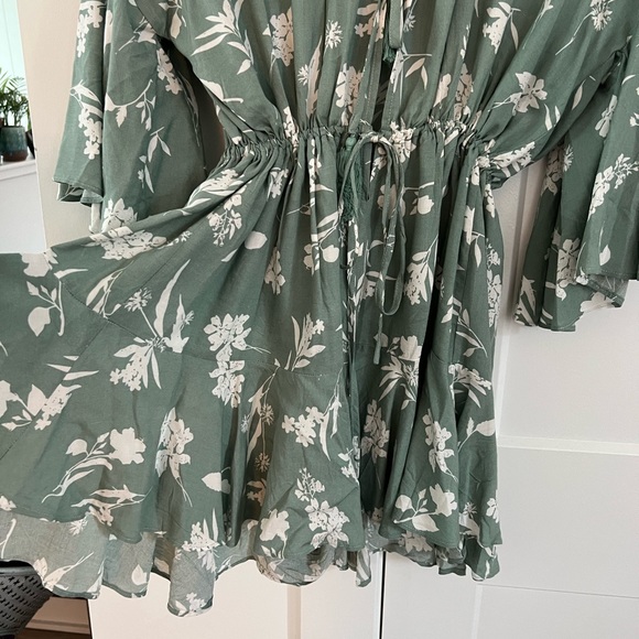 Floral Romper - Picture 2 of 3